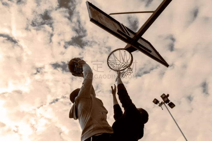 请不要在文艺演出中插播世界杯抽签